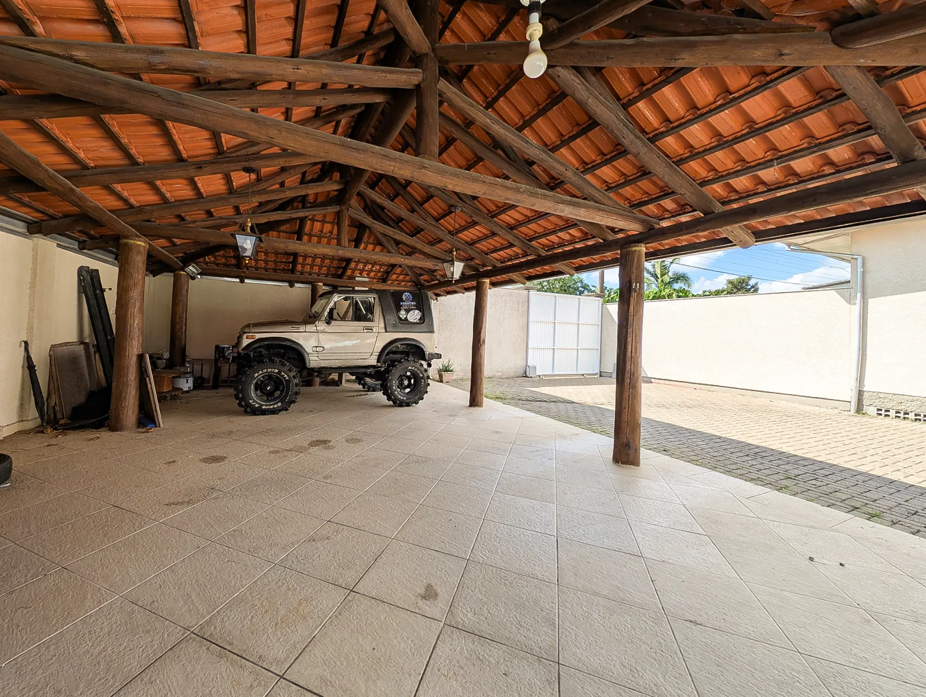CASA-SANTA-BARBARA-GARAGEM-2