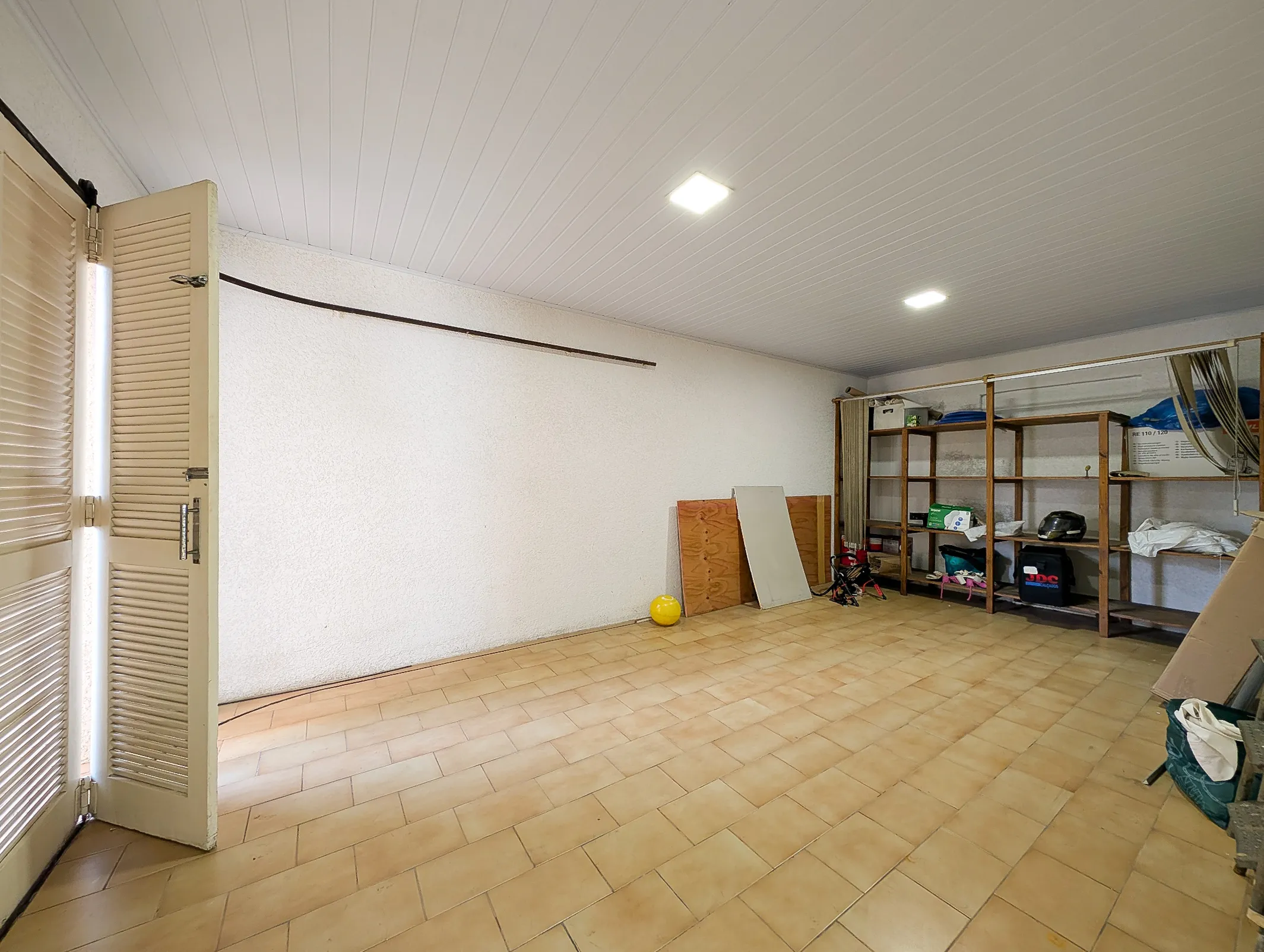 CASA-SANTA-BARBARA-GARAGEM-3