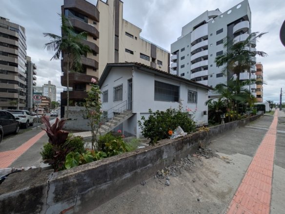 CASA-LATERAL