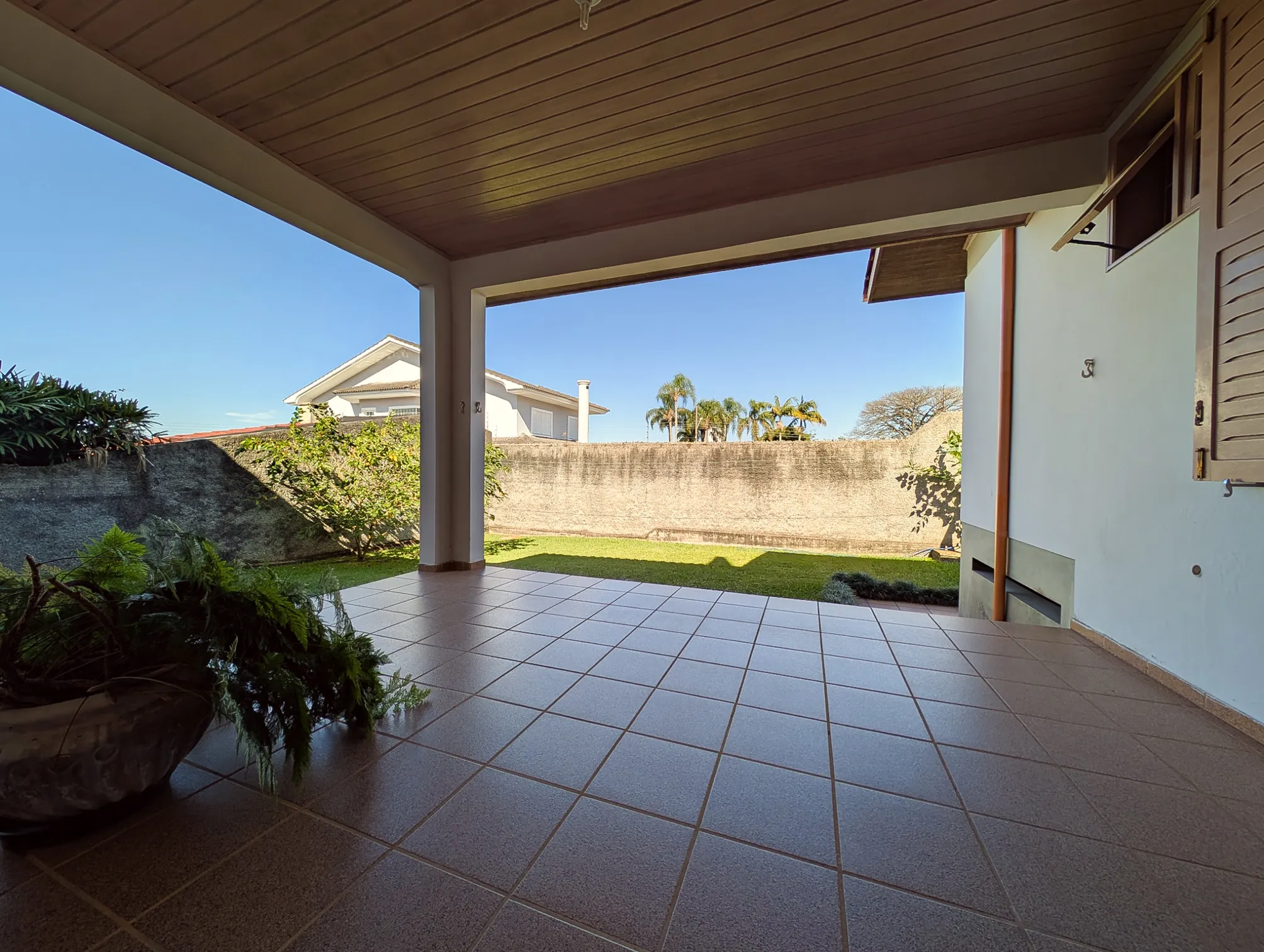 CASA-MINA-BRASIL-AMARELA-VARANDA1