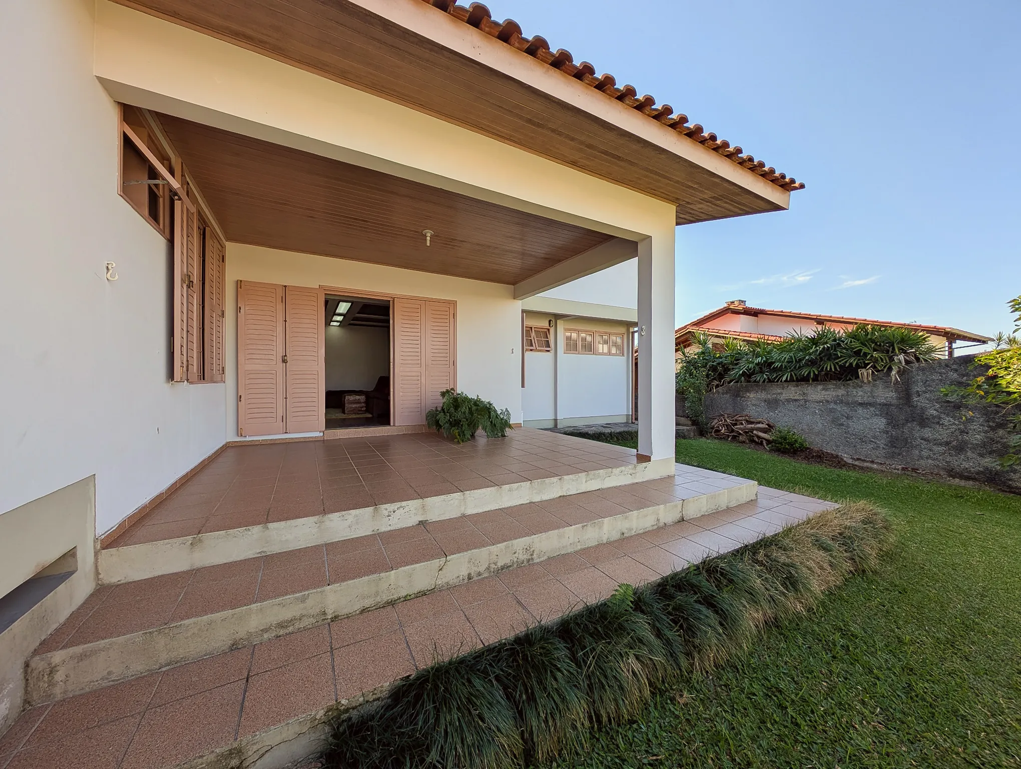 CASA-MINA-BRASIL-AMARELA-VARANDA2