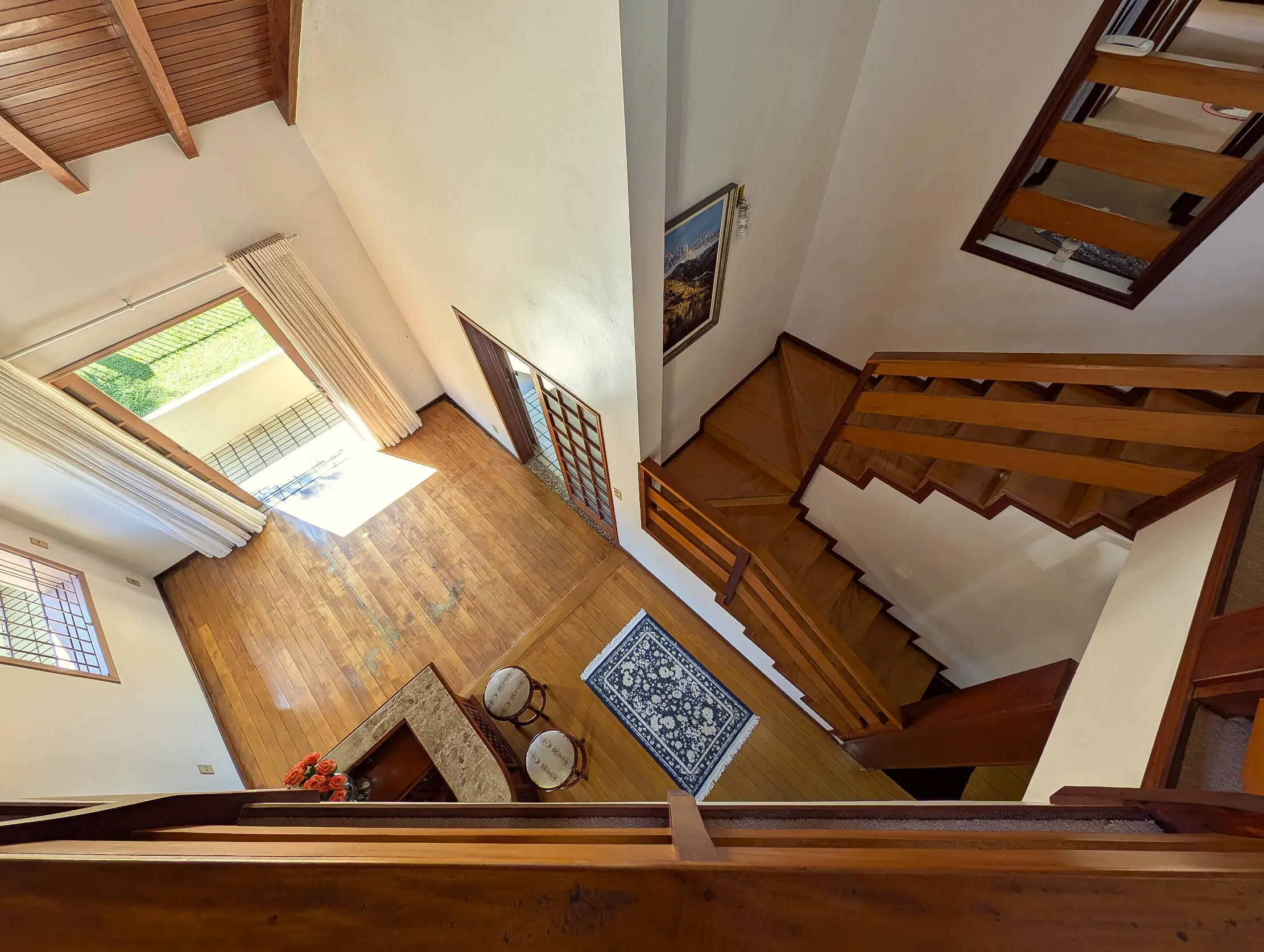 CASA-MINA-BRASIL-AMARELA-ESCADA2