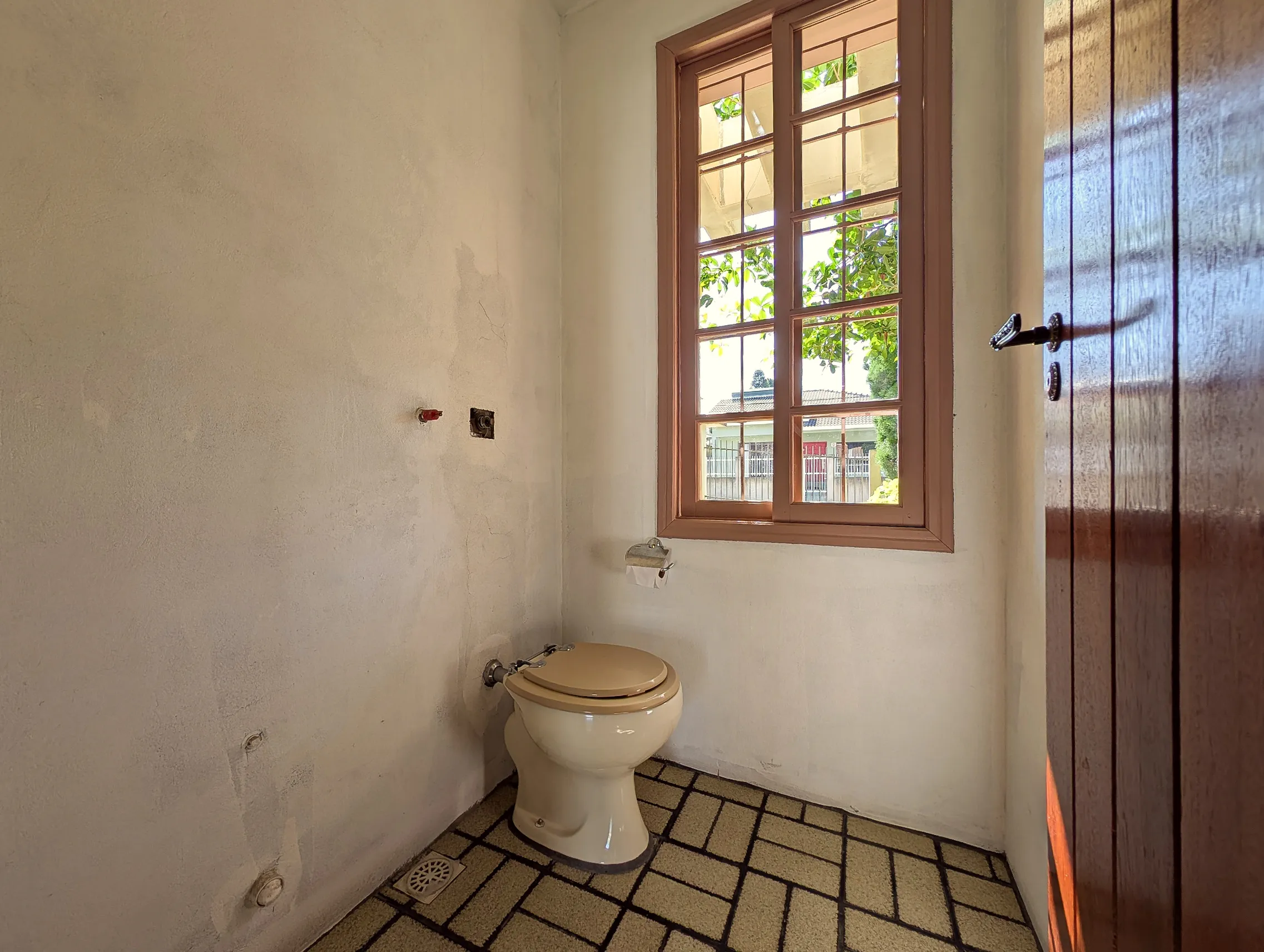 CASA-MINA-BRASIL-AMARELA-LAVABO