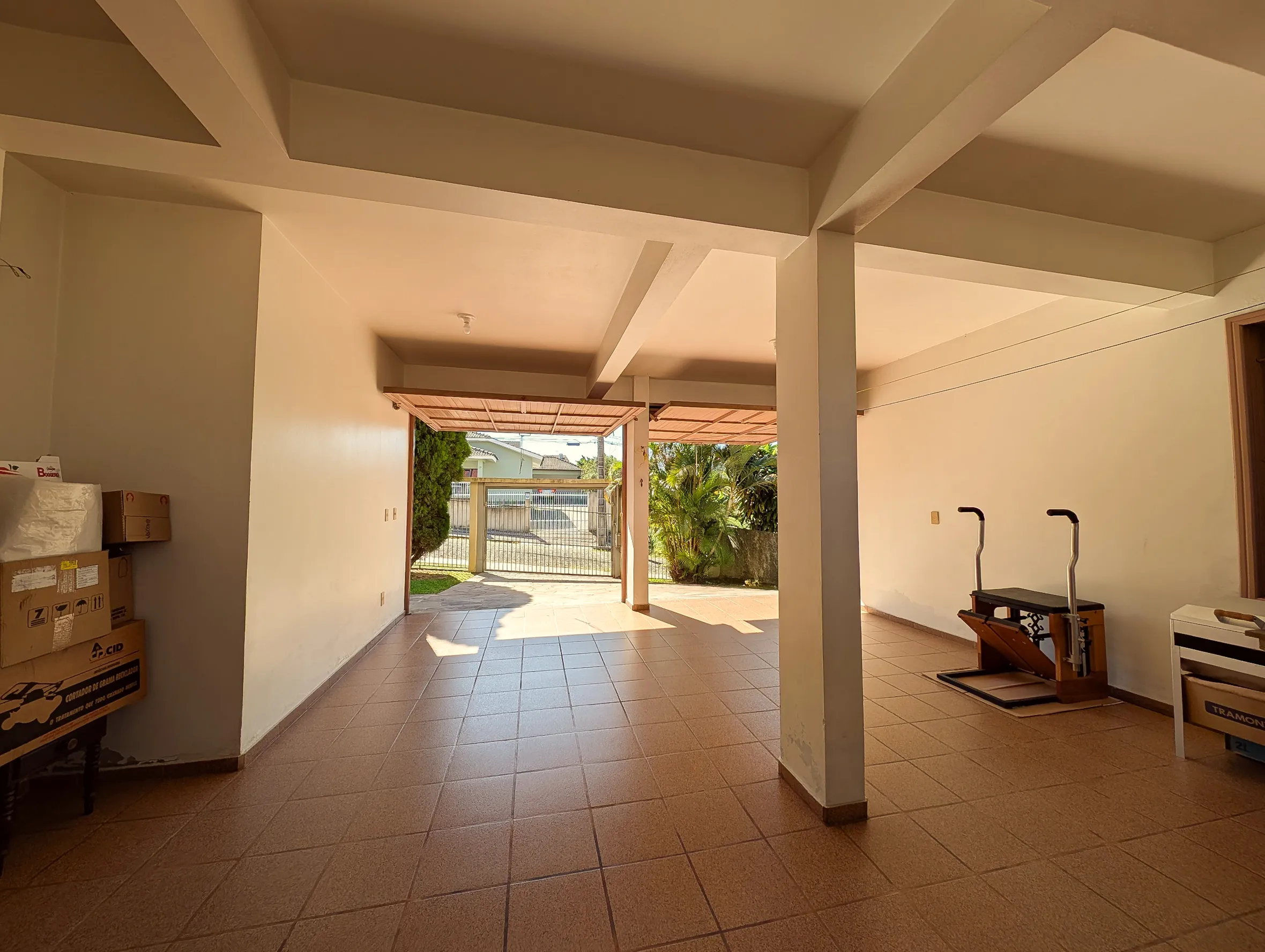 CASA-MINA-BRASIL-AMARELA-GARAGEM1