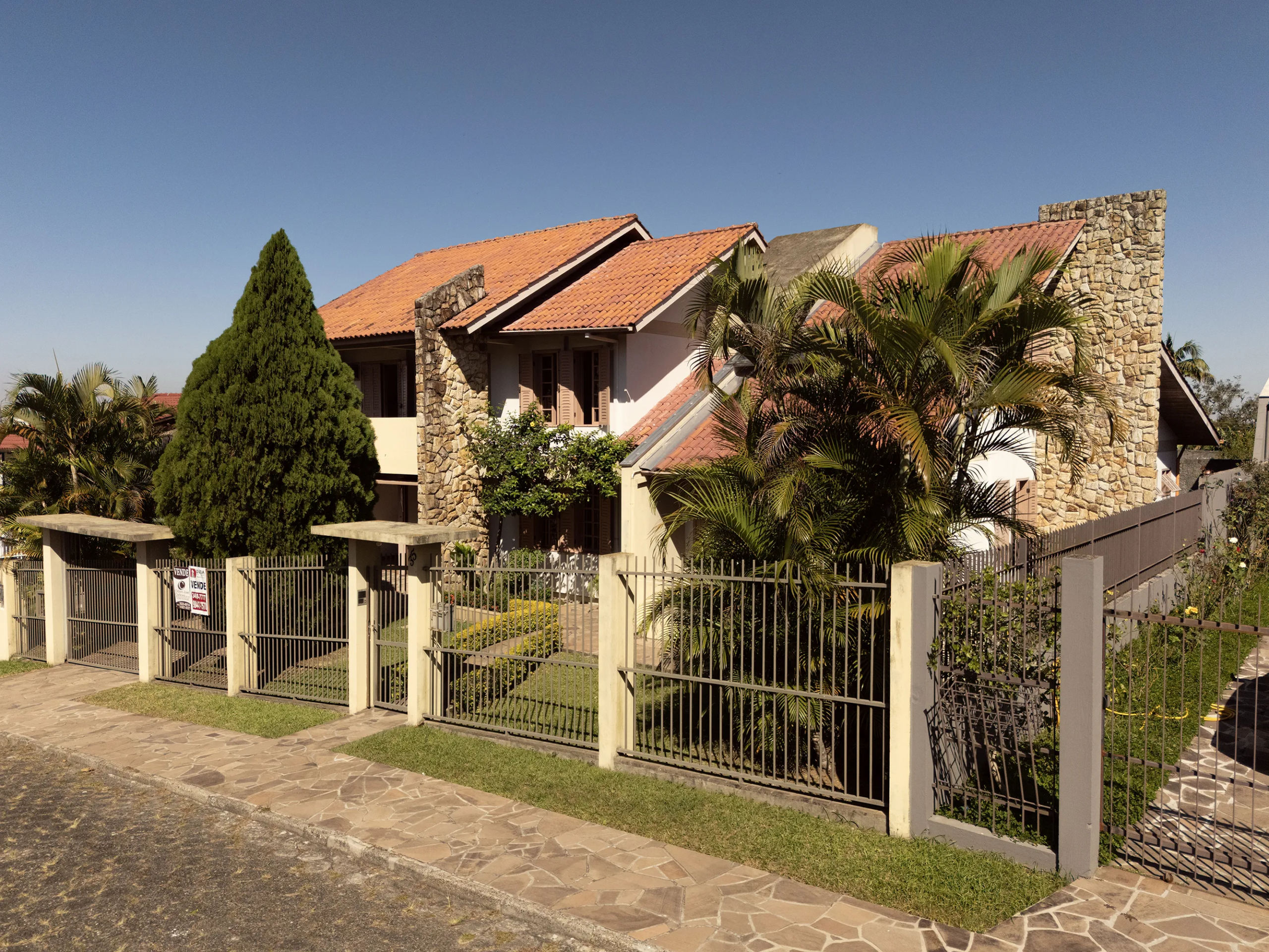 CASA-MINA-BRASIL-AMARELA-FRENTE