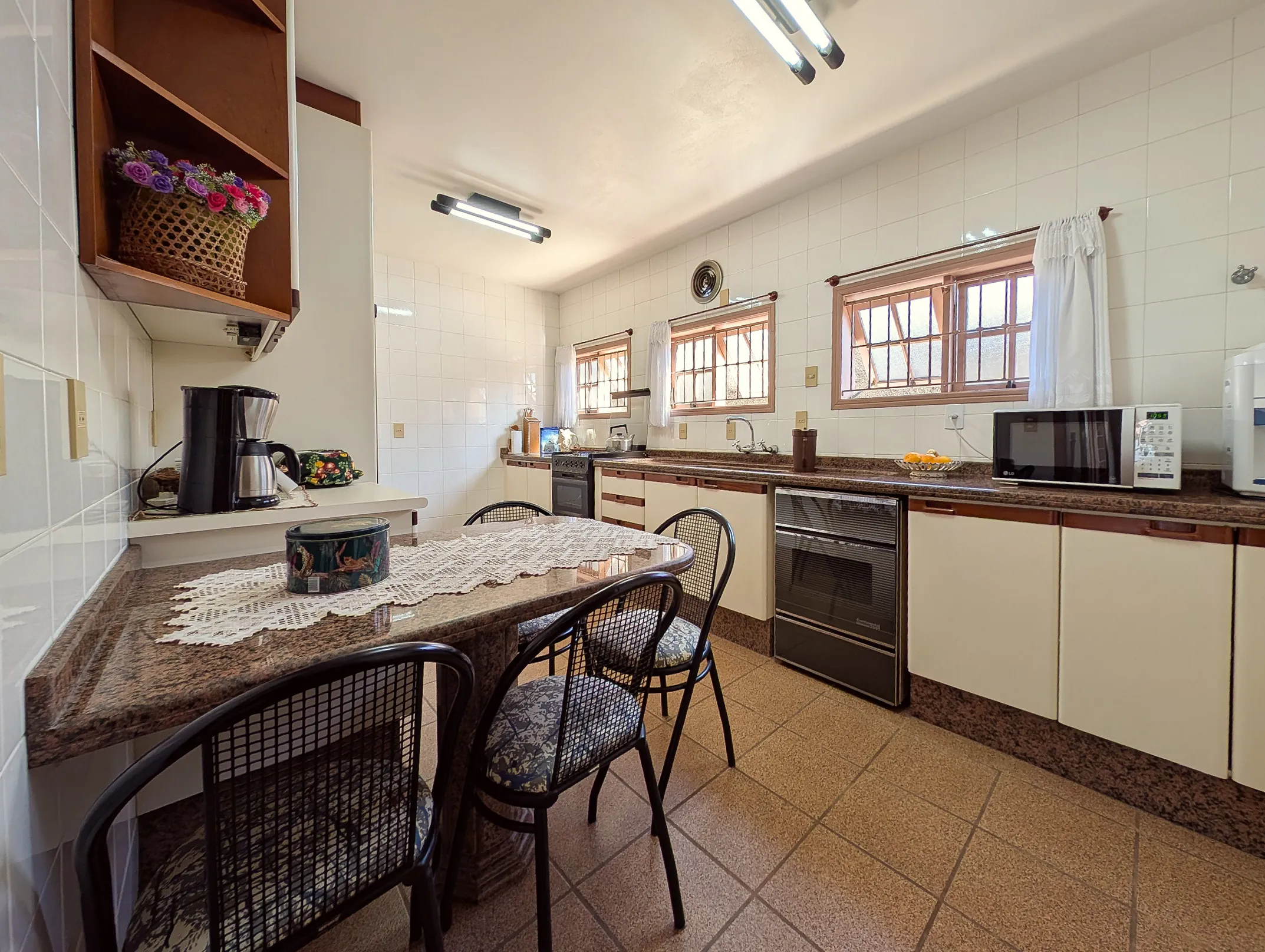 CASA-MINA-BRASIL-AMARELA-COZINHA1