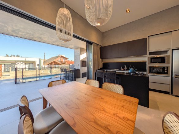 CASA-3-SUÍTES-RINCÃO