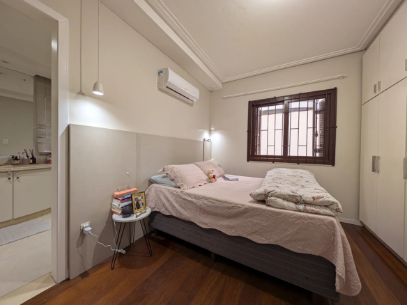 Apartamento com 3 Quartos (1 Suíte) no Centro – Semimobiliado