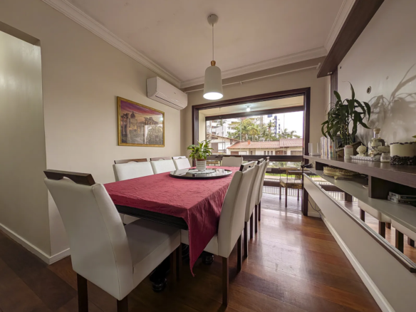 Apartamento com 3 Quartos (1 Suíte) no Centro – Semimobiliado