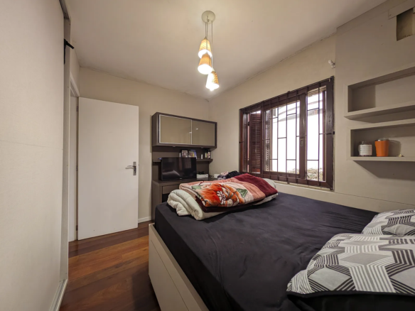 Apartamento com 3 Quartos (1 Suíte) no Centro – Semimobiliado
