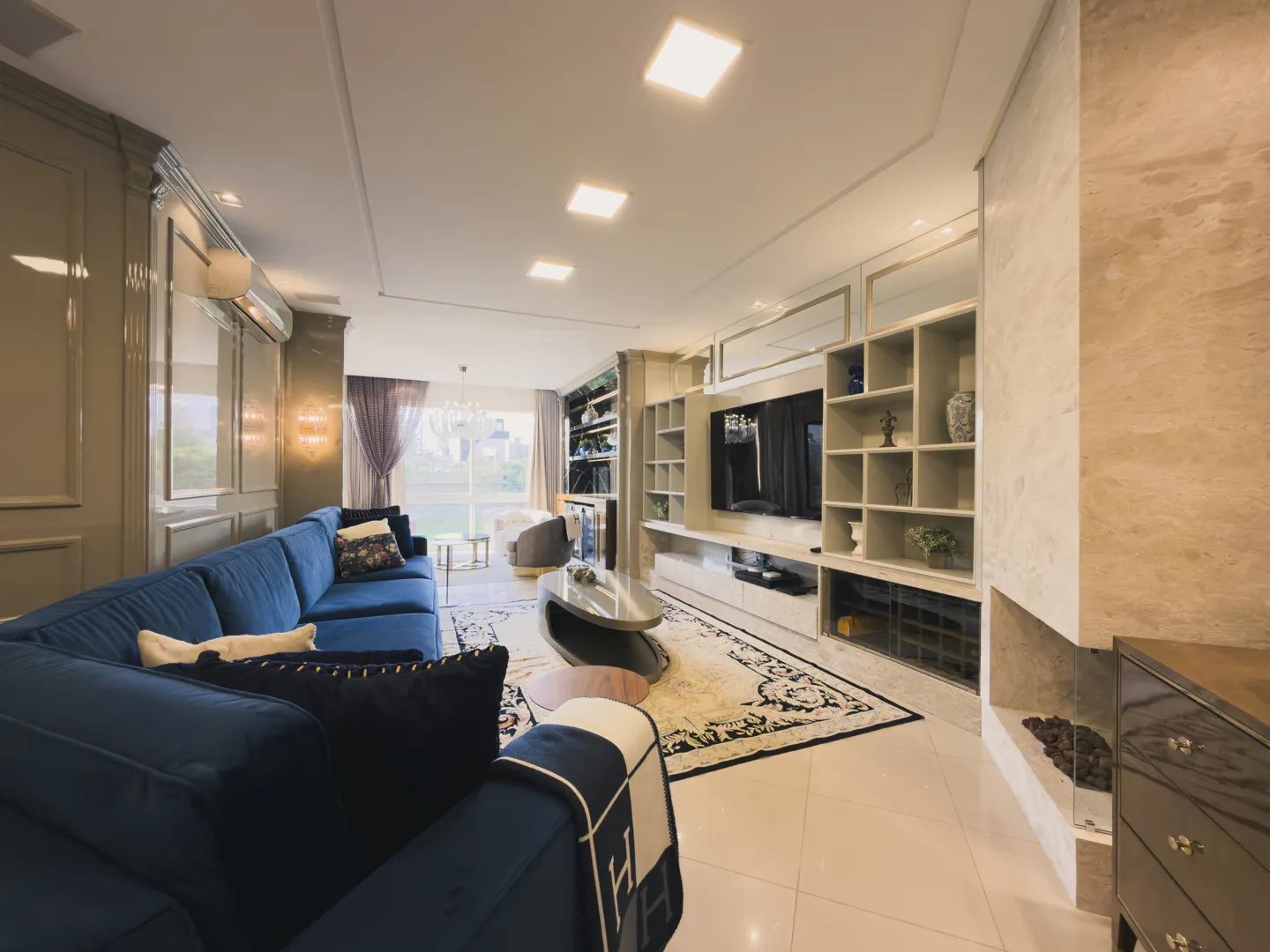 Apartamento de Luxo Mobiliado no Michel – 3 Suítes e 2 Garagens