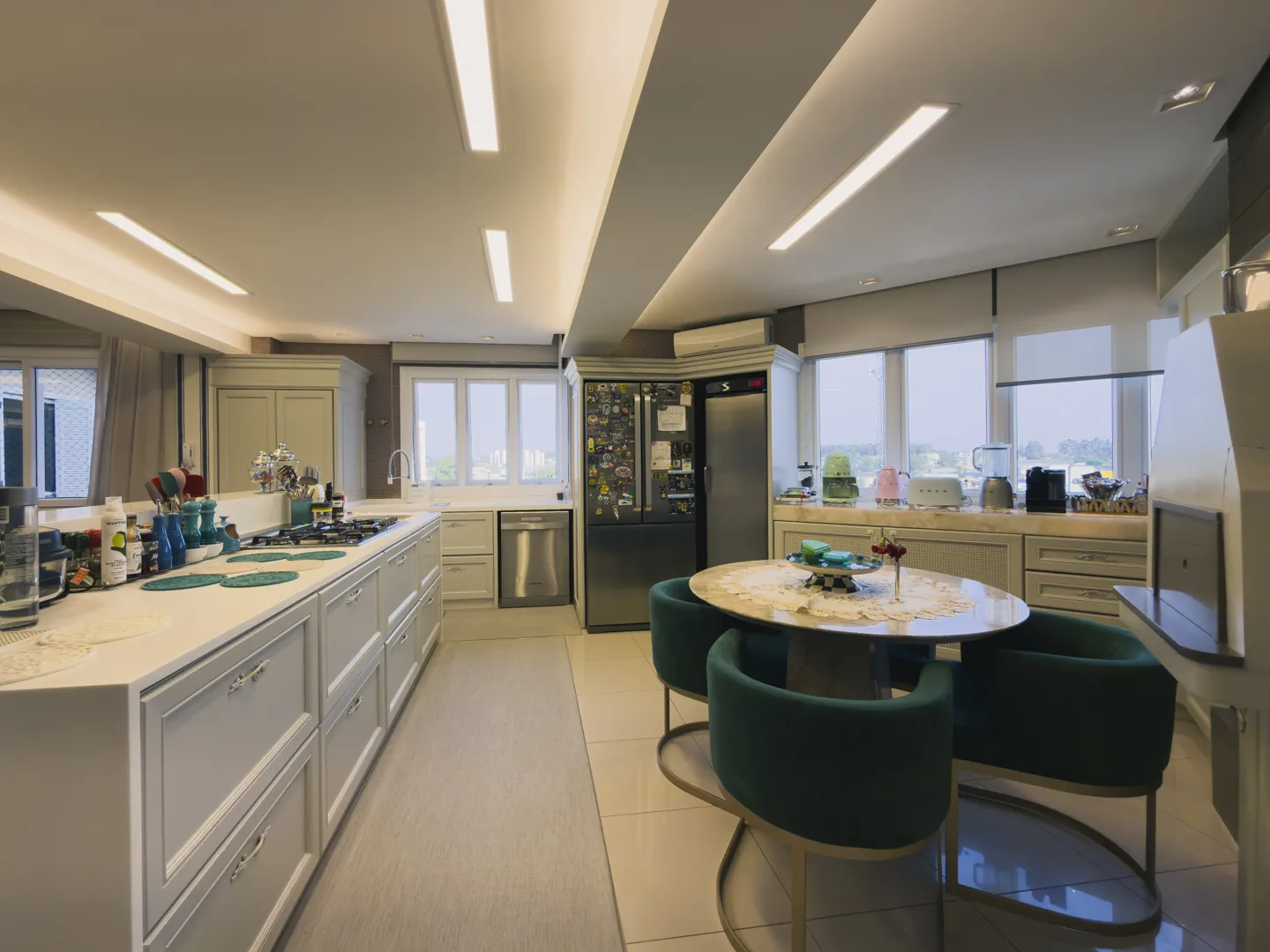 Apartamento de Luxo Mobiliado no Michel – 3 Suítes e 2 Garagens