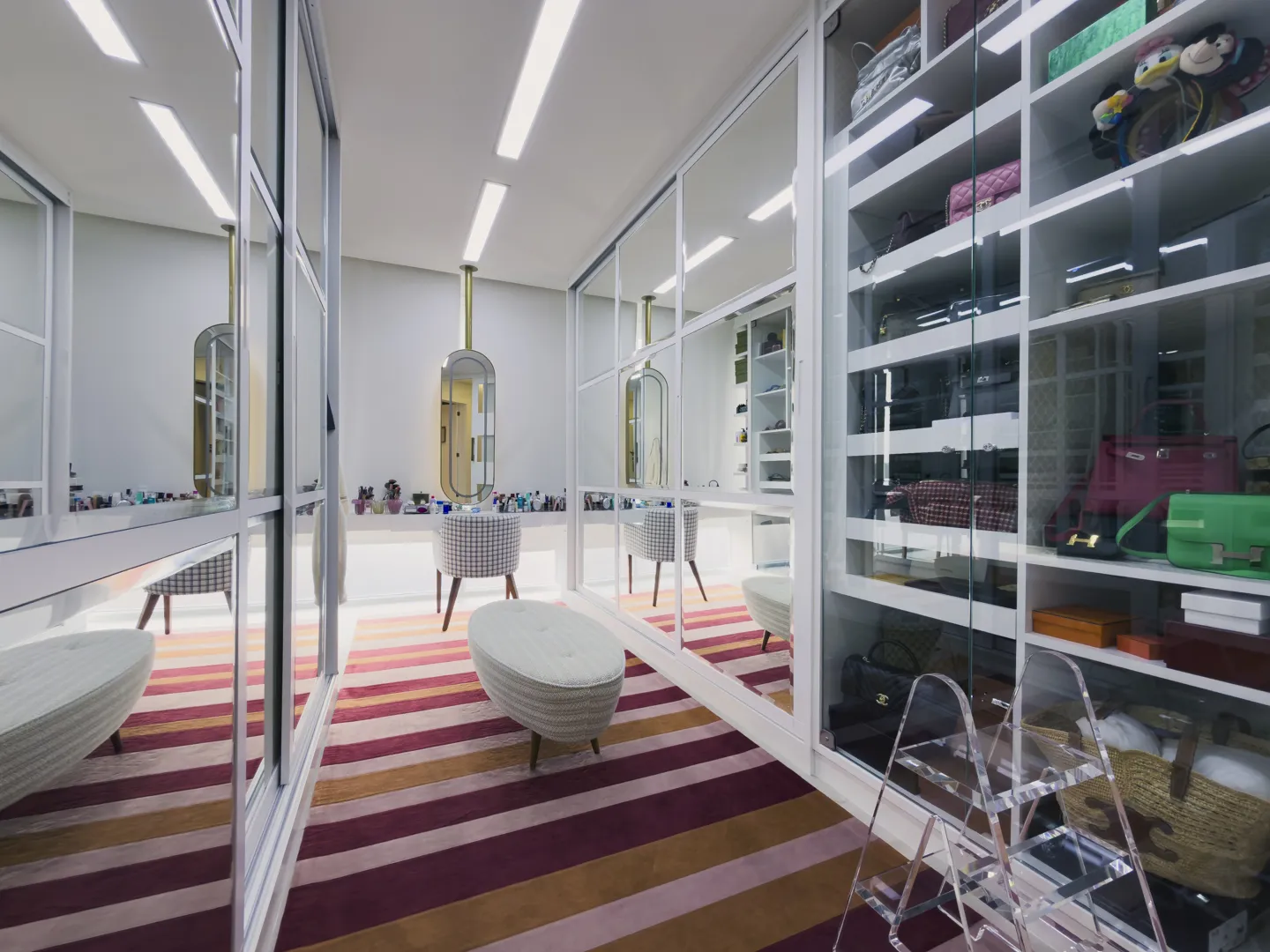 Apartamento de Luxo Mobiliado no Michel – 3 Suítes e 2 Garagens