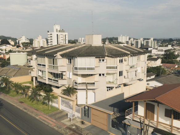 Apartamento de Luxo Mobiliado no Michel – 3 Suítes e 2 Garagens