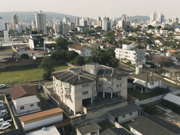 Apartamento de Luxo Mobiliado no Michel – 3 Suítes e 2 Garagens