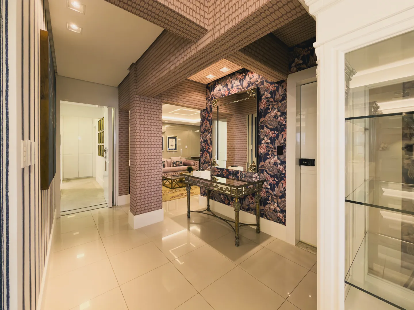 Apartamento de Luxo Mobiliado no Michel – 3 Suítes e 2 Garagens