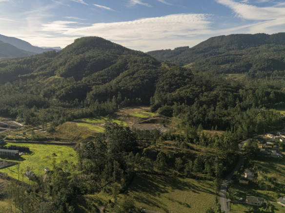 Sítio com Vista para a Serra em Treviso – 5 Hectares