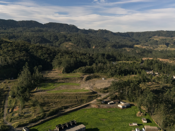 Sítio com Vista para a Serra em Treviso – 5 Hectares