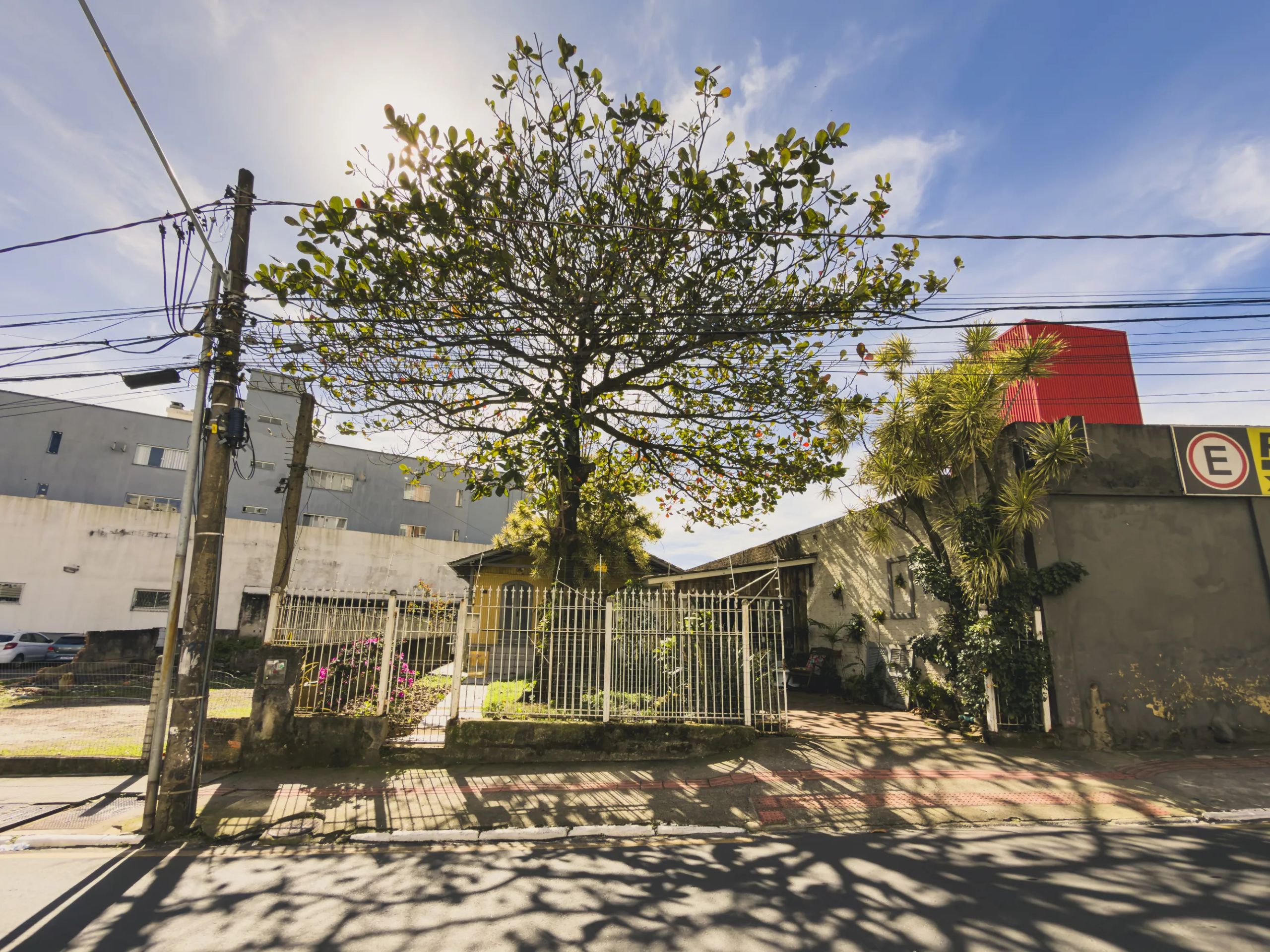 Terreno Comercial e Residencial no Centro de Criciúma – 320m²