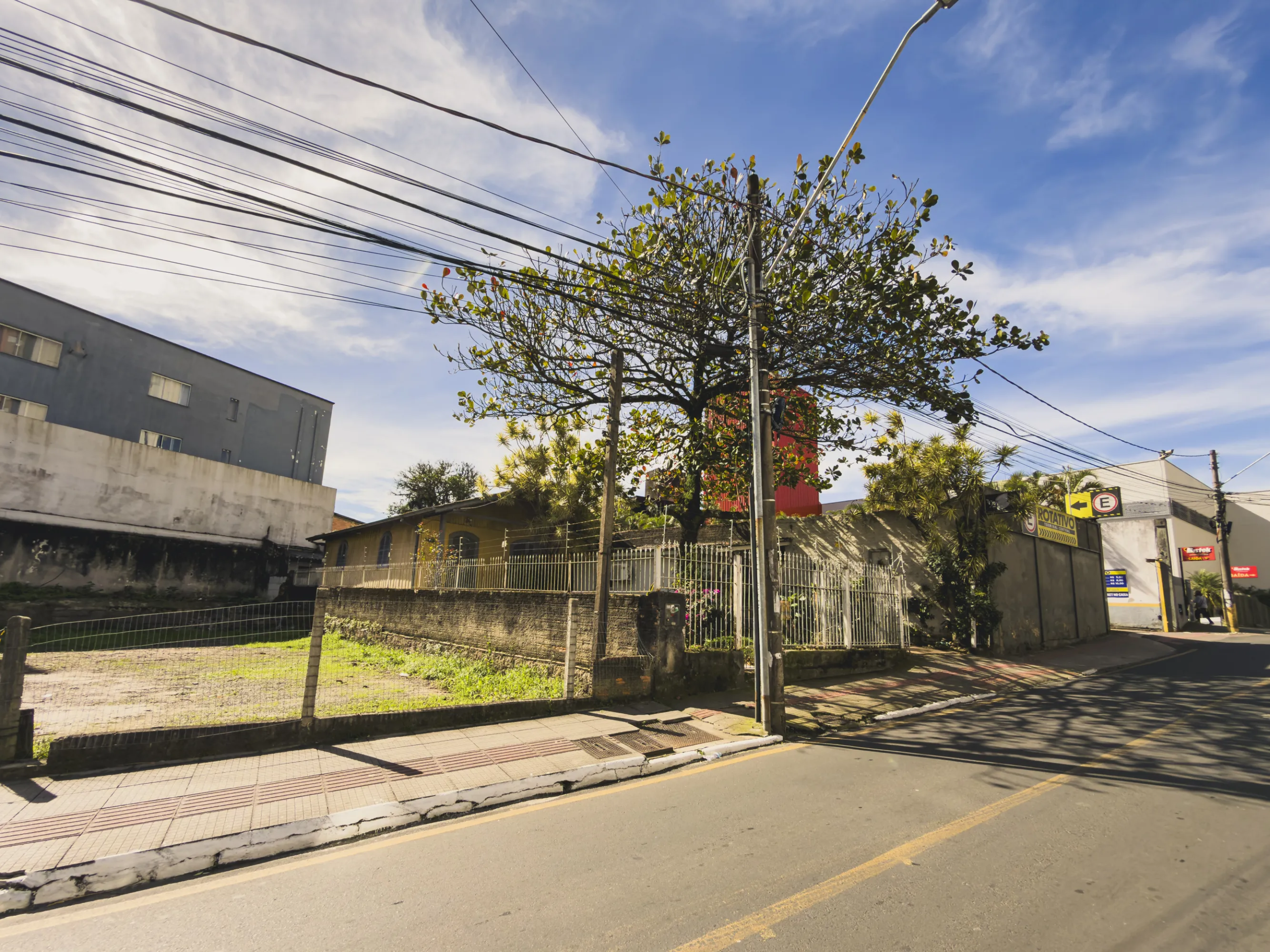 Terreno Comercial e Residencial no Centro de Criciúma – 320m²