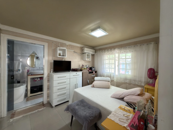 Casa Mista à Venda na Santa Bárbara, Criciúma – Terreno de 471m² com Piscina