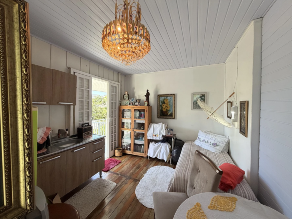 Casa Mista à Venda na Santa Bárbara, Criciúma – Terreno de 471m² com Piscina